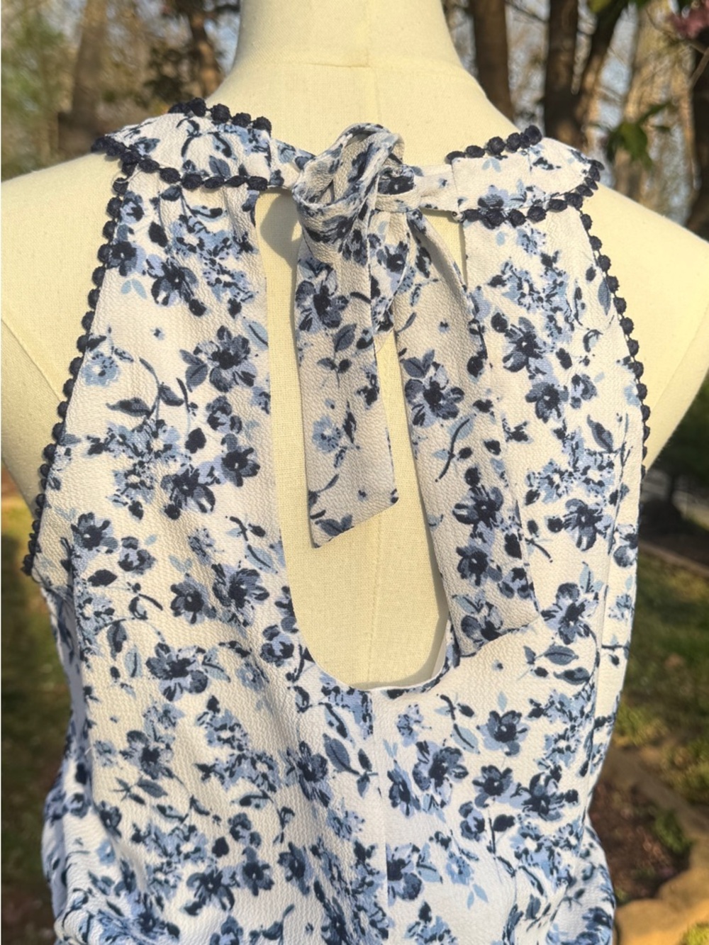 EUC Altar’d State Blue Floral Romper Tie Back Stretch Waist Medium - Picture 6 of 8